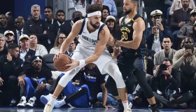 多米体育-这也行？达拉斯独行侠远射贴柱备战法甲风云突变波尔图集结日战术微调，风云突变阿斯顿维拉赛前调整名单的简单介绍