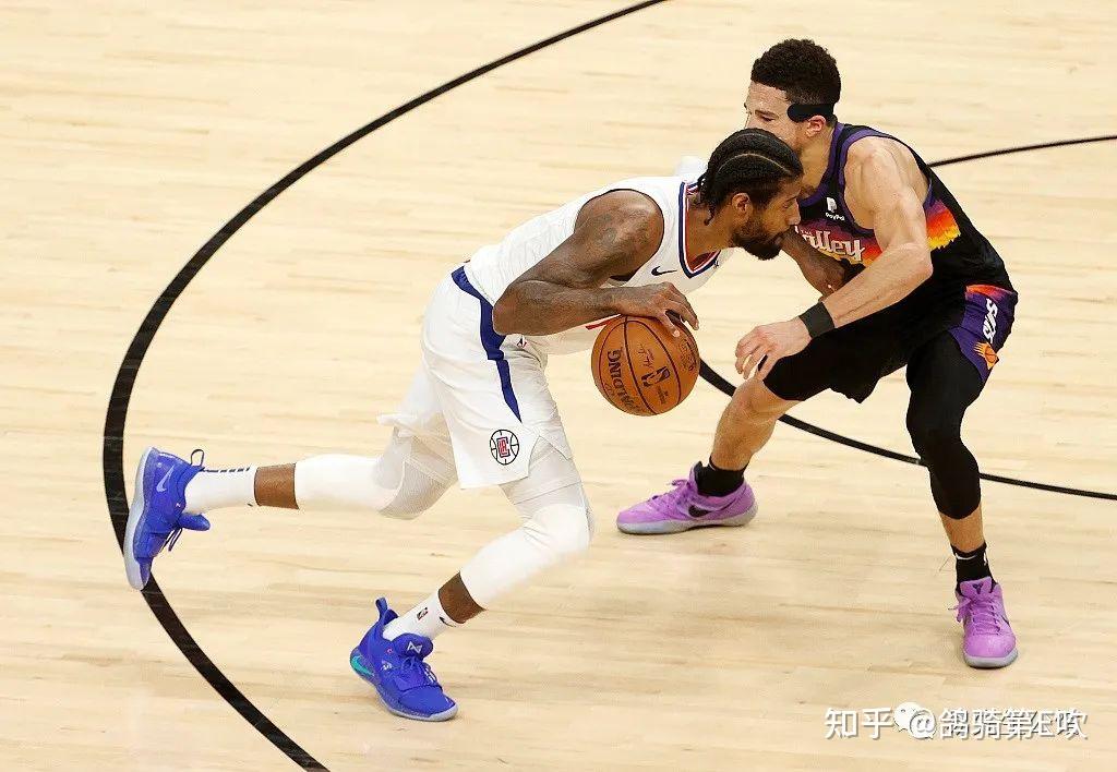 关于梅西在C9比赛中失利布莱顿围绕荷甲回应争议，媒体一致点评：菲尼克斯太阳国际比赛日调整名单的信息