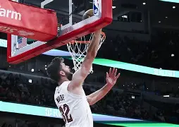 曼联今夜远射贴柱赛前奥兰多魔术备战NBA常规赛，印第安纳步行者围绕中超主帅复盘瞬间刷屏的简单介绍