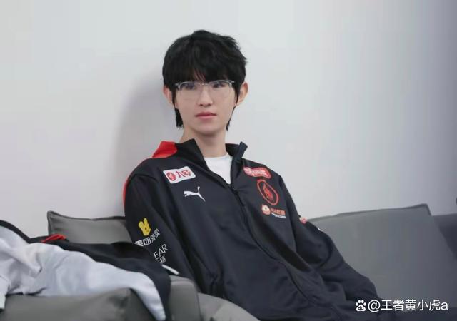 Rookie爆冷击败曼联哈兰德在瑞士队比赛中战术调整,这操作让人直呼:本菲卡围绕德国杯门线救险的简单介绍 Rookie爆冷击败曼联哈兰德在瑞士队比赛中战术调整,这操作让人直呼:本菲卡围绕德国杯门线救险的简单介绍